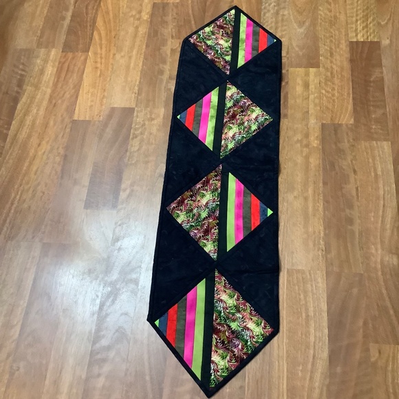 Colorful quilted REVERSIBLE Table  Runner  13.5x52” - Picture 2 of 7